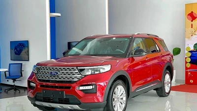 Loạt ôtô tiếp tục giảm giá, cao nhất tới hơn 200 triệu đồng