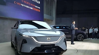 Mazda EZ-60 "cháy hàng" với hơn 26.000 đơn sau 1 tháng