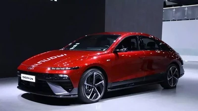 Hyundai Ioniq 6 từ 956 triệu đồng - chống say xe, chạy 562km/sạc
