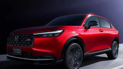 Honda HR-V e:HEV RS 2026 mới ra mắt, giá bán từ 25.500 USD