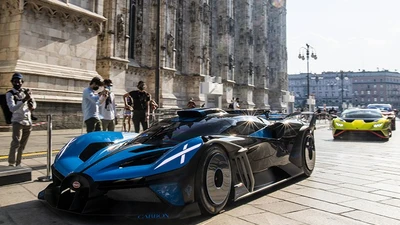 Bugatti Bolide triệu đô sắp được chạy trên phố như McLaren P1 GTR