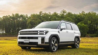 Hyundai SantaFe mới tại Việt Nam lộ ảnh nội thất lạ