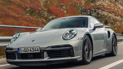 Porsche 911 Turbo 50 Years đặc biệt cập cảng Việt Nam