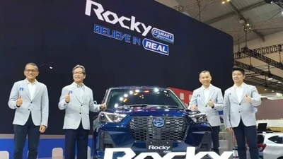 Cận cảnh Daihatsu Rocky 2025 "ăn xăng" 3,6 lít/100km, hơn 400 triệu