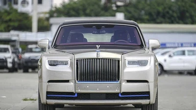Rolls-Royce Phantom VIII vách ngăn chỉ 39 tỷ đã có chủ nhân