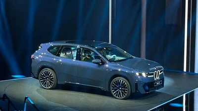 Cận cảnh BMW iX3 2026 gần 1,6 tỷ đồng, lăn bánh hơn 600 km/sạc