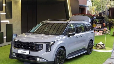 Kia Carnival HEV 2025 thêm 80 triệu đồng, khách Việt có ghế VIP 