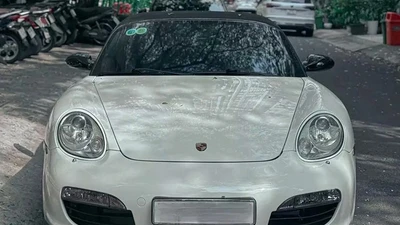 Porsche Boxster 987 "cực hiếm" sử dụng hộp số sàn tái xuất