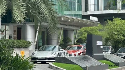 Tỷ phú đô la Việt chi 40 triệu cho biển số xe Porsche 911 Turbo 50 Years