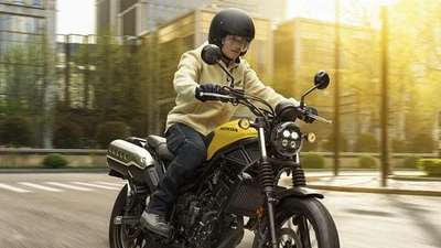 Honda nâng cấp công nghệ côn điện tử E-Clutch cho scrambler CL250 2025