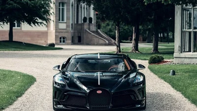 Bugatti La Voiture Noire giá 310 tỷ đồng được mang ra đấu giá kín