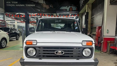"Tóm gọn" Lada Niva Legend gầm cao, xuất hiện tại Hà Nội