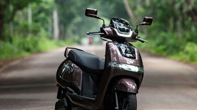 Xe máy điện TV iQUBE chỉ 28 triệu "xịn" ngang Honda SH