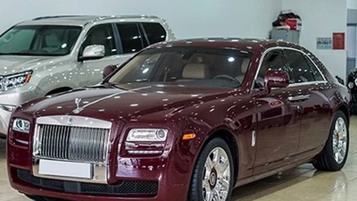 "Bóng ma" Rolls-Royce Ghost màu độc chỉ hơn 6 tỷ tại TP.HCM