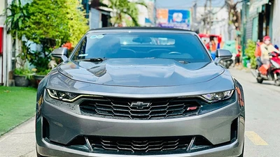 Chevrolet Camaro RS Convertible hàng hiếm bán 2,29 tỷ đồng