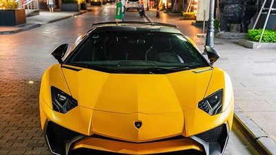 Lamborghini Aventador SV Roadster giá 39 tỷ tại Việt Nam lên sàn xe cũ