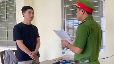 Mua bán trái phép hóa đơn, 2 đối tượng bị khởi tố