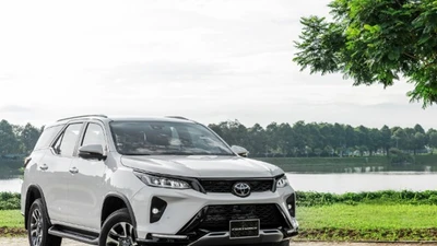 Toyota Việt Nam bất ngờ tăng giá bán loạt ôtô nhập khẩu