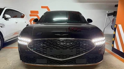 Genesis G90 bất ngờ chào bán tại Việt Nam, giá tới 6 tỷ đồng