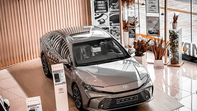 Toyota Camry mới đang giảm giá 100 triệu đồng tại Việt Nam