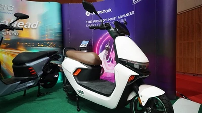 Blueshark SoloEra Solo 1C - xe máy điện giá 3,7 triệu đồng gây “sốt”