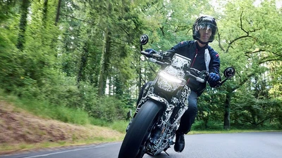 Xe môtô điện mới của Honda "lái êm, nhẹ như gió" chạy thử nghiệm