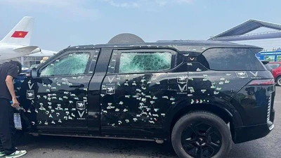 Xem SUV "chủ tịch" VinFast Lạc Hồng 900 LX test khả năng chống đạn