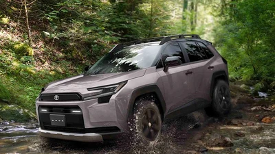 Toyota RAV4 Adventure 2026 - SUV dành cho các "phượt thủ"