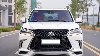 Lexus LX 570 Super Sport chạy 5 năm, rao bán 7,3 tỷ ở Hà Nội