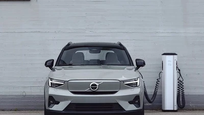 Volvo XC40 Recharge bị cáo buộc tự tăng tốc mất kiểm soát