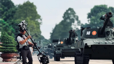 Đằng sau cú máy ấn tượng Quốc khánh của steadicam Lê Bảo Hân