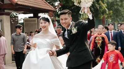 Lấy chàng trai nhà đối diện, cô dâu Hà Nội tiết lộ bản cam kết độc lạ của mẹ