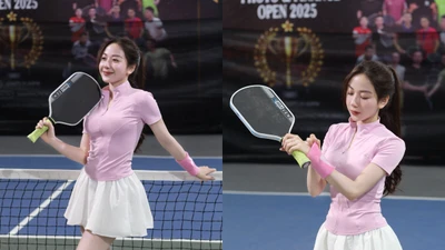 Gia nhập làng pickleball, gái xinh trường Báo gây thương nhớ