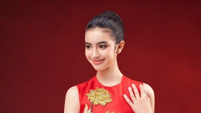 Công chúa Campuchia tuổi 13 xinh đẹp như minh tinh hạng A