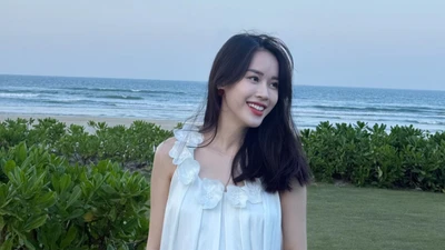 Nữ MC VTV khoe bụng bầu 7 tháng xinh đẹp, rạng rỡ