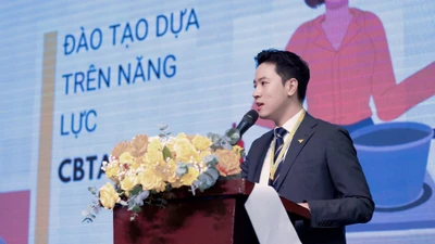 Giám đốc hãng hàng không vốn điều lệ 2600 tỷ đồng gây bão mạng