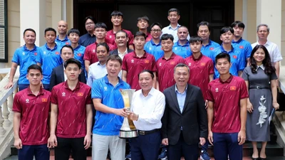 Bộ trưởng Bộ VHTTD chúc mừng đội tuyển U23 Việt Nam vô địch U23 Đông Nam Á