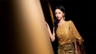 Jun Vũ gây "sốt" với vẻ quý phái trong trang phục truyền thống Thái Lan