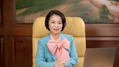 Chân dung người vợ kín tiếng của ông Phạm Nhật Vượng vừa thành tỷ phú USD