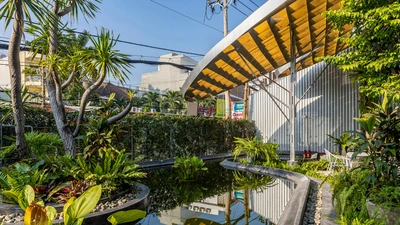 Nhà kho cũ nát "lột xác" thành không gian đa năng sau cải tạo 