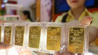 Giá vàng hôm nay 16/05: Vàng miếng, vàng nhẫn rơi tự do