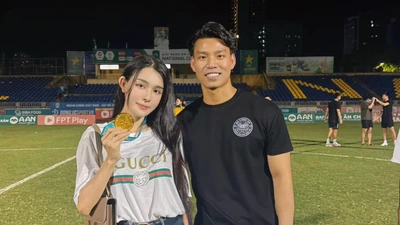 Trần Bích Hạnh "xả suộc" bên bạn trai cầu thủ ĐT Việt Nam