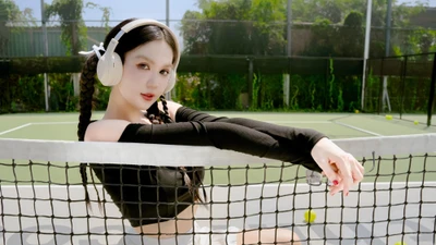 Ngọc Trinh đến sân pickleball khoe visual cực slay
