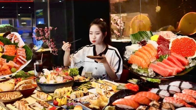 Cô gái Quảng Ninh nhờ clip triệu view "ăn thùng uống vại"