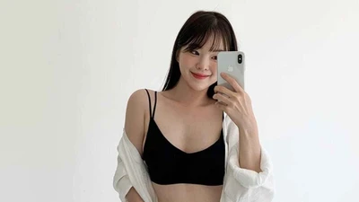 Gái xinh Hàn Quốc 4 năm sau bê bối phải đóng brand đồ lót