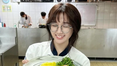 Xuất hiện nữ TikToker đầu bếp răng khểnh gây thương nhớ