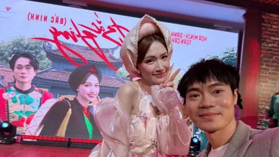 Văn Toàn "một lần nói hết" về mối quan hệ với Hòa Minzy