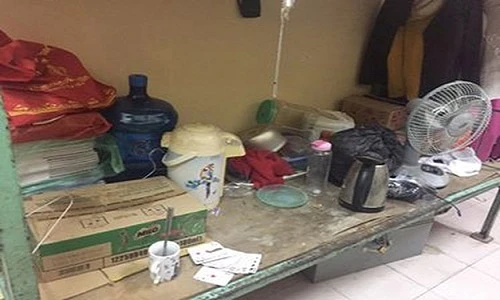 Kinh hoàng cảnh “sống trên đống rác” của nữ sinh Việt