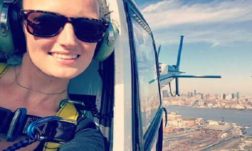 Ảnh du lịch của nữ phi công xinh đẹp gây sốt mạng