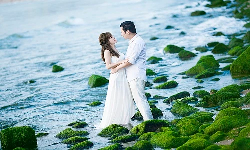 Cặp đôi Ninh Bình mê phượt rủ nhau chụp ảnh cưới xuyên Việt